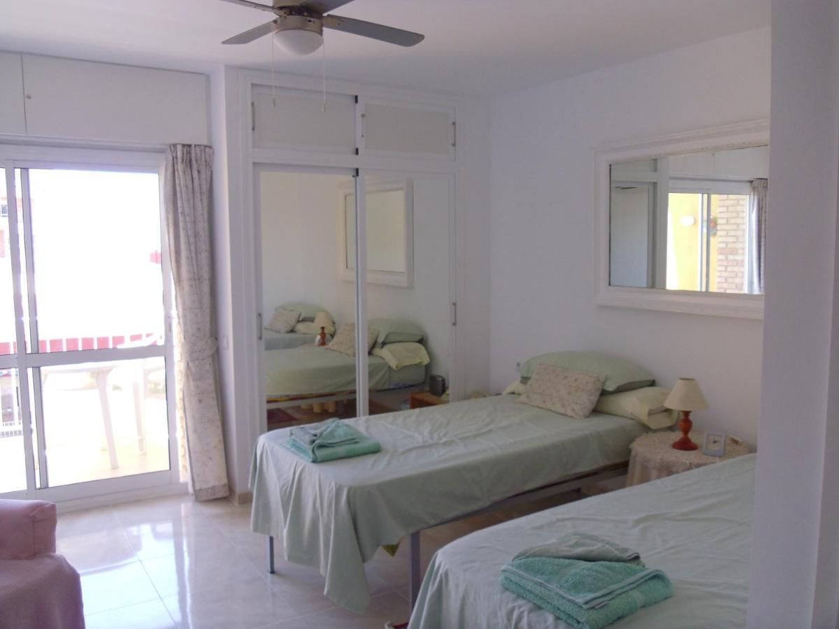 Studio In Hercules With Pool And Sea View Benalmadena Luaran gambar